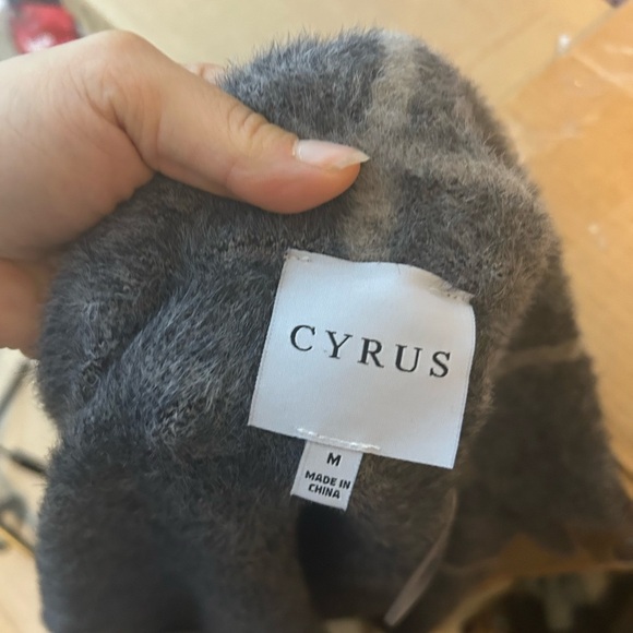 Cyrus Heavy Knit Gray Checkered Fuzzy Sweater Jacket - Picture 3 of 5